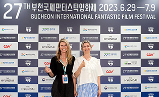 Bucheon Choice: Features <i>Superposition</i>